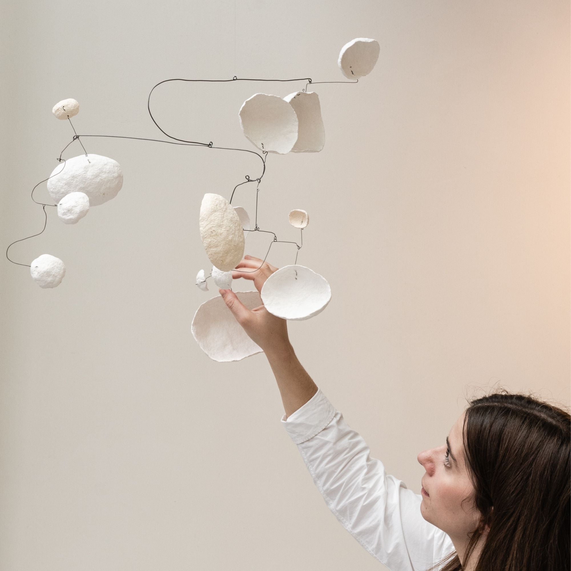 Yuko nishikawa white mobile 10 ambiance