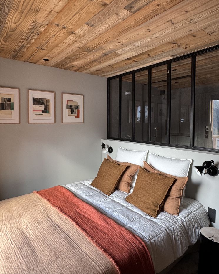 Laurence au chalet – Rart Galerie