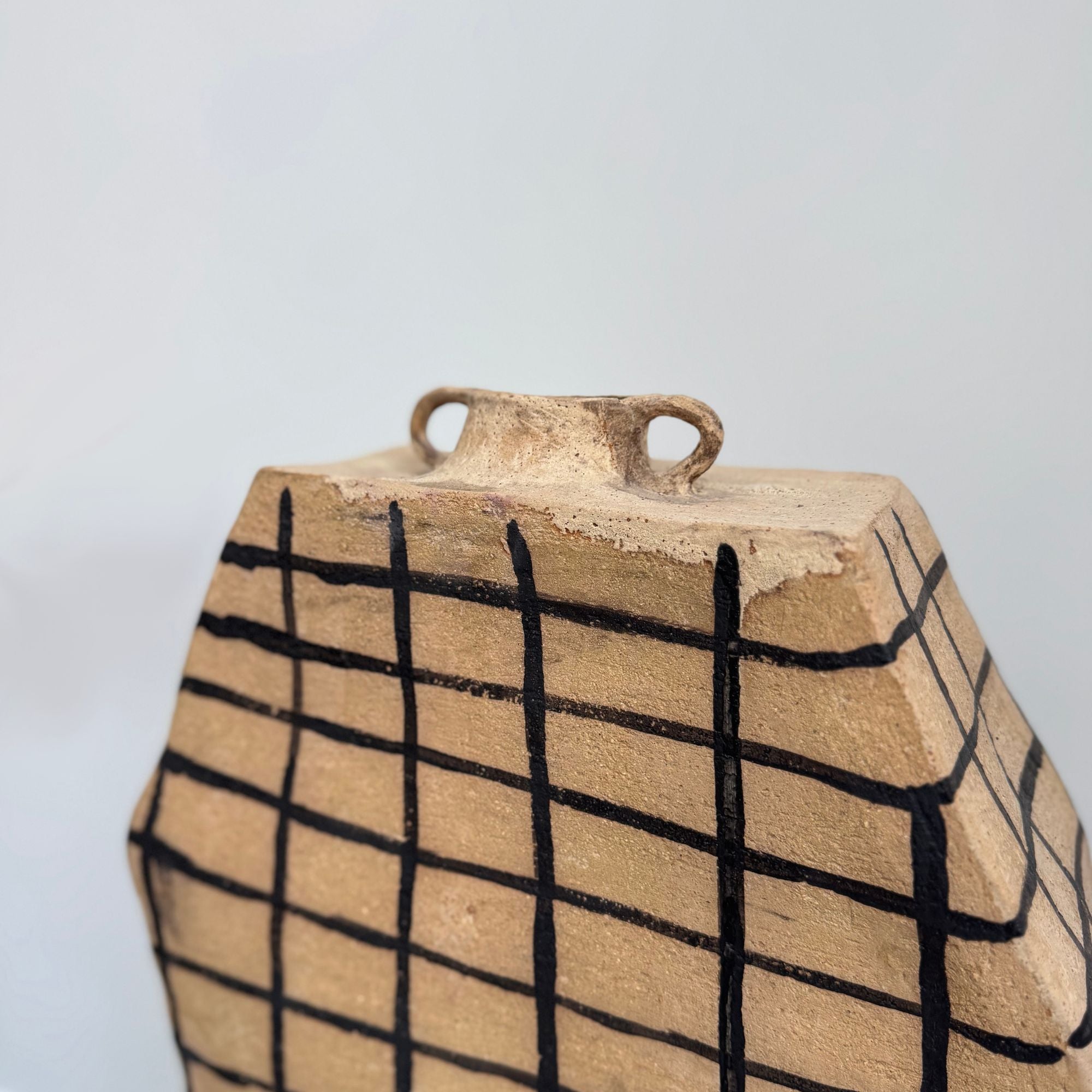 Pascale-Zintzen-big-bottle-hanses