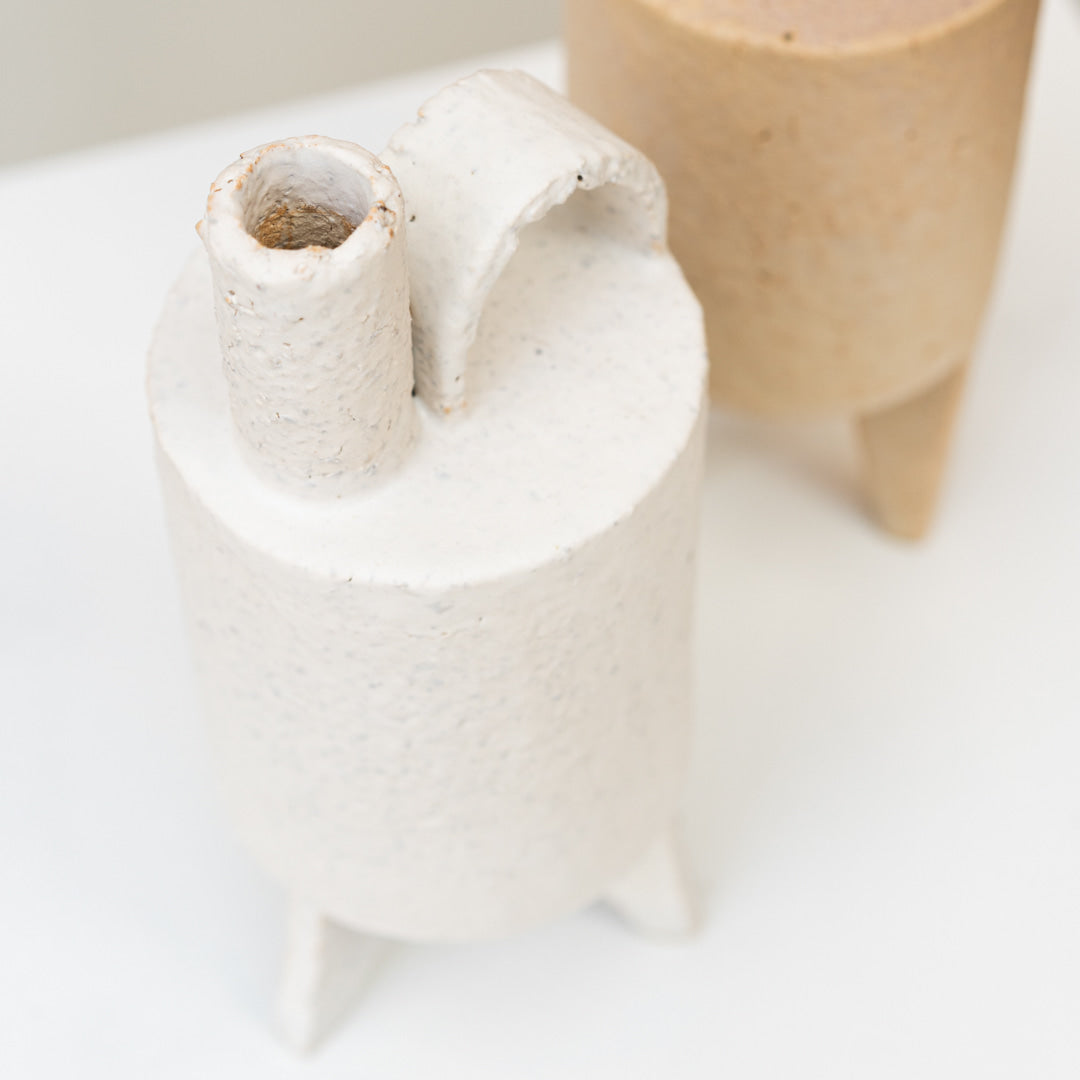 Bouteille Cylindrique blanc mat N°4, par Catherine Dix