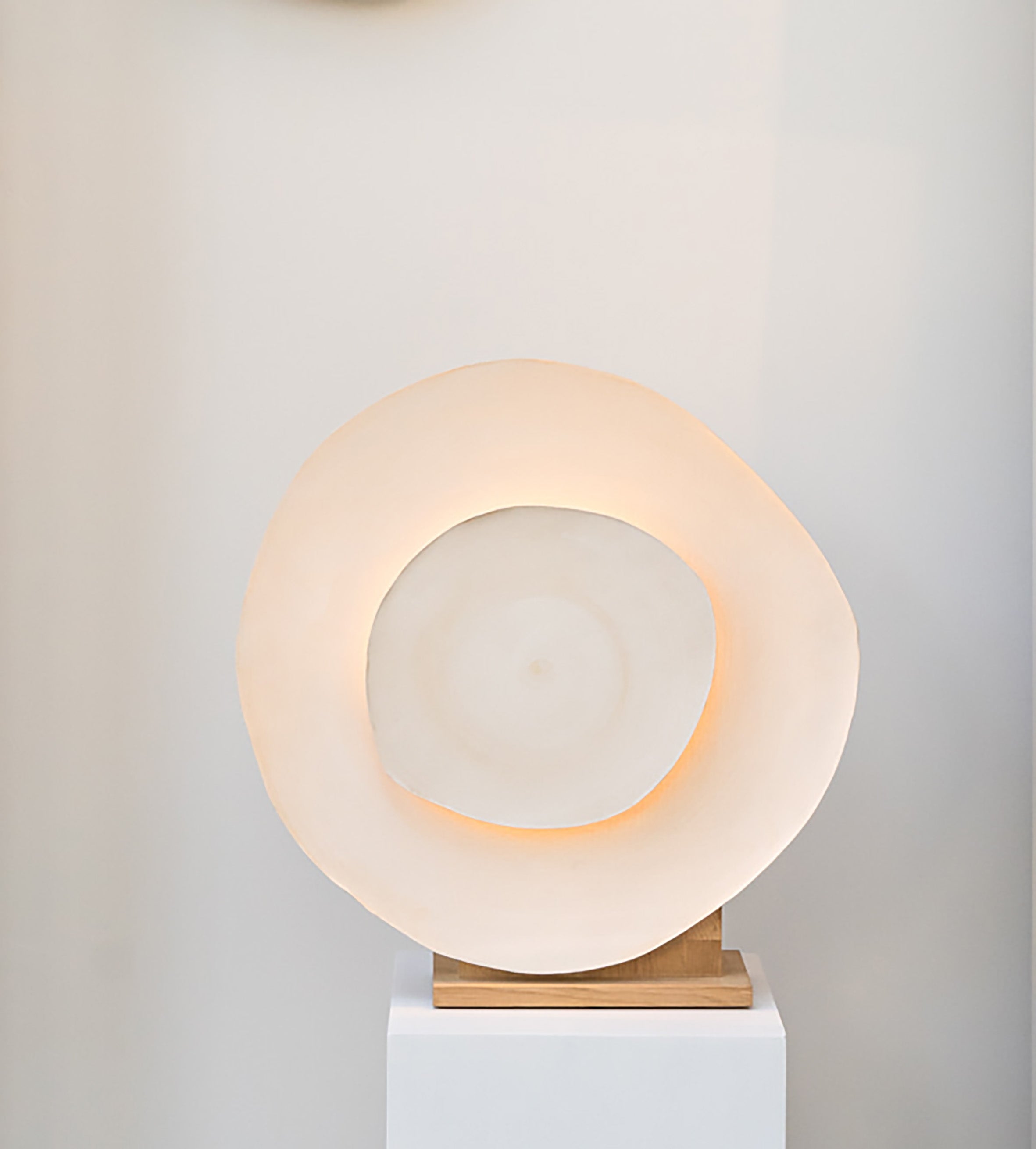 Lampe Plume, par Margaux Leycuras