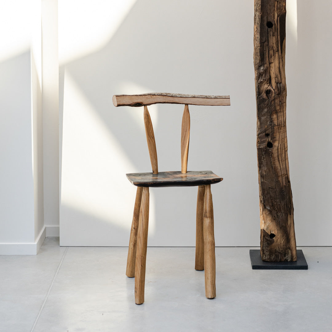 Chaise chataignier S, par Victor Gianotta