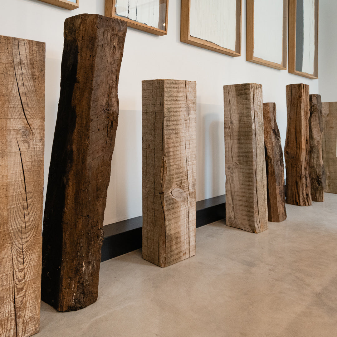 Lot de 9 Totems, par Victor Gianotta