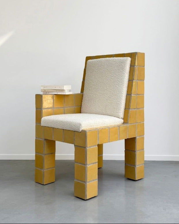 ah-um-tile-chair-yellow-livres