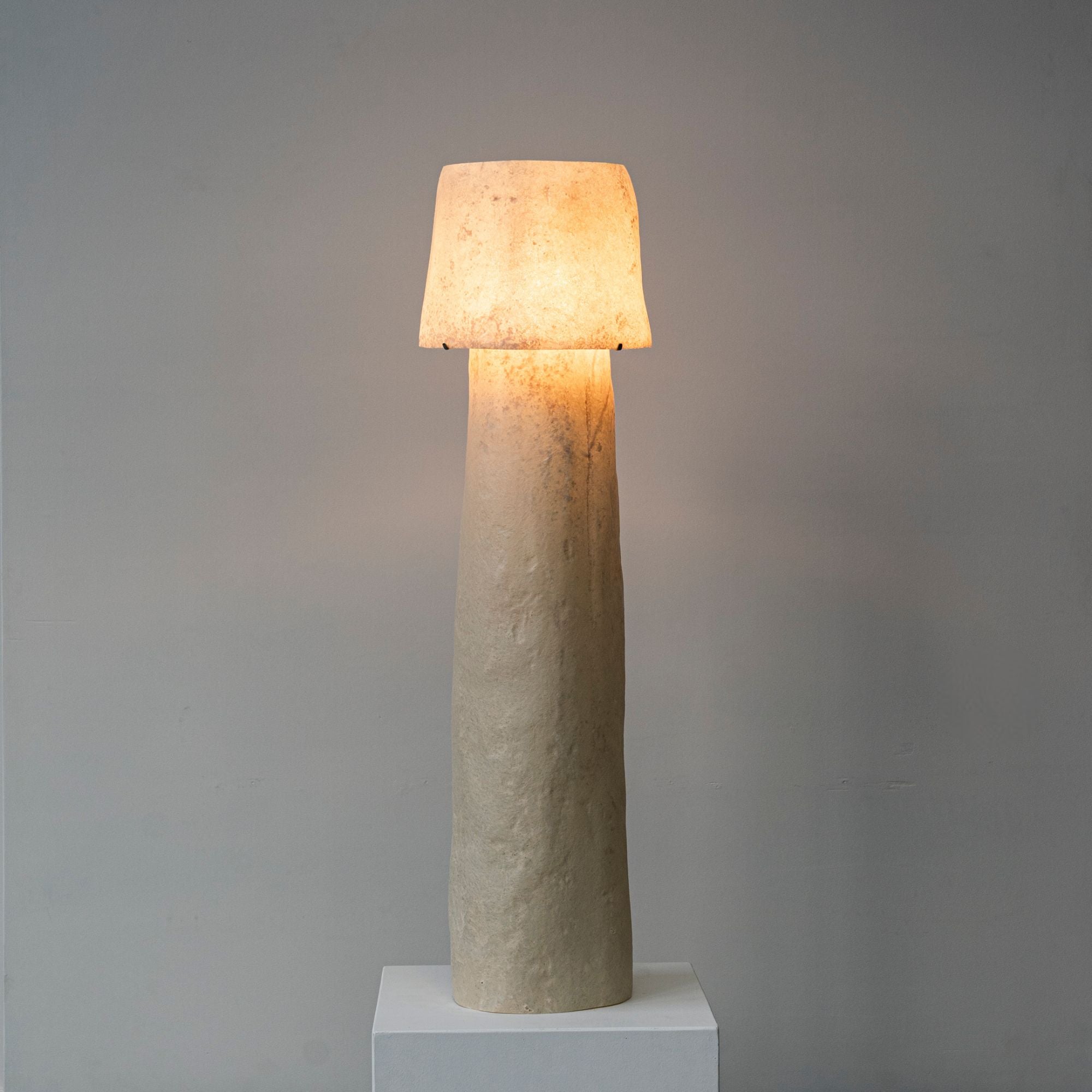 Mush Lamp Tower 1, par Jorge Suarez-Kilzi – Rart Galerie