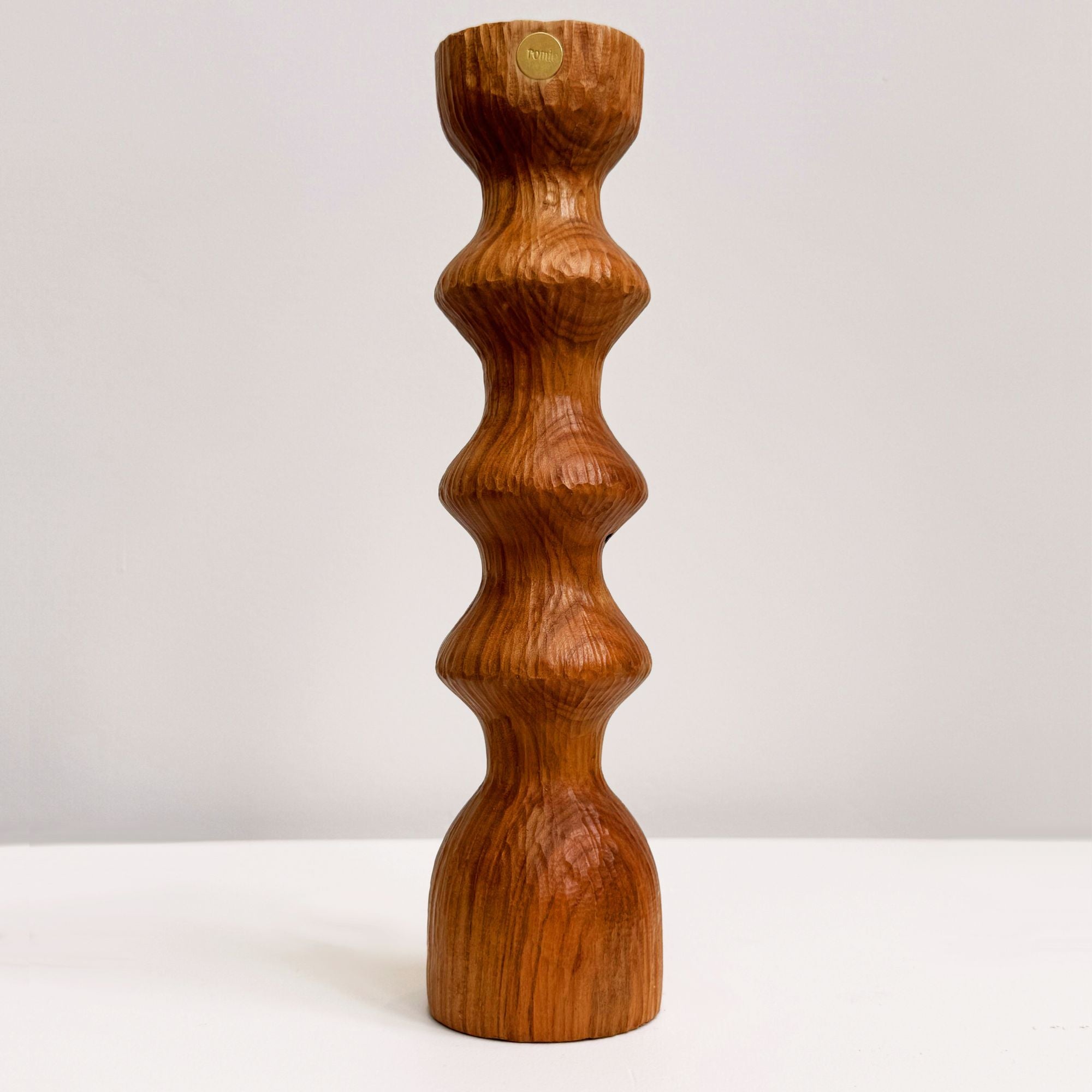 romie-objetti-merisier-M-entière