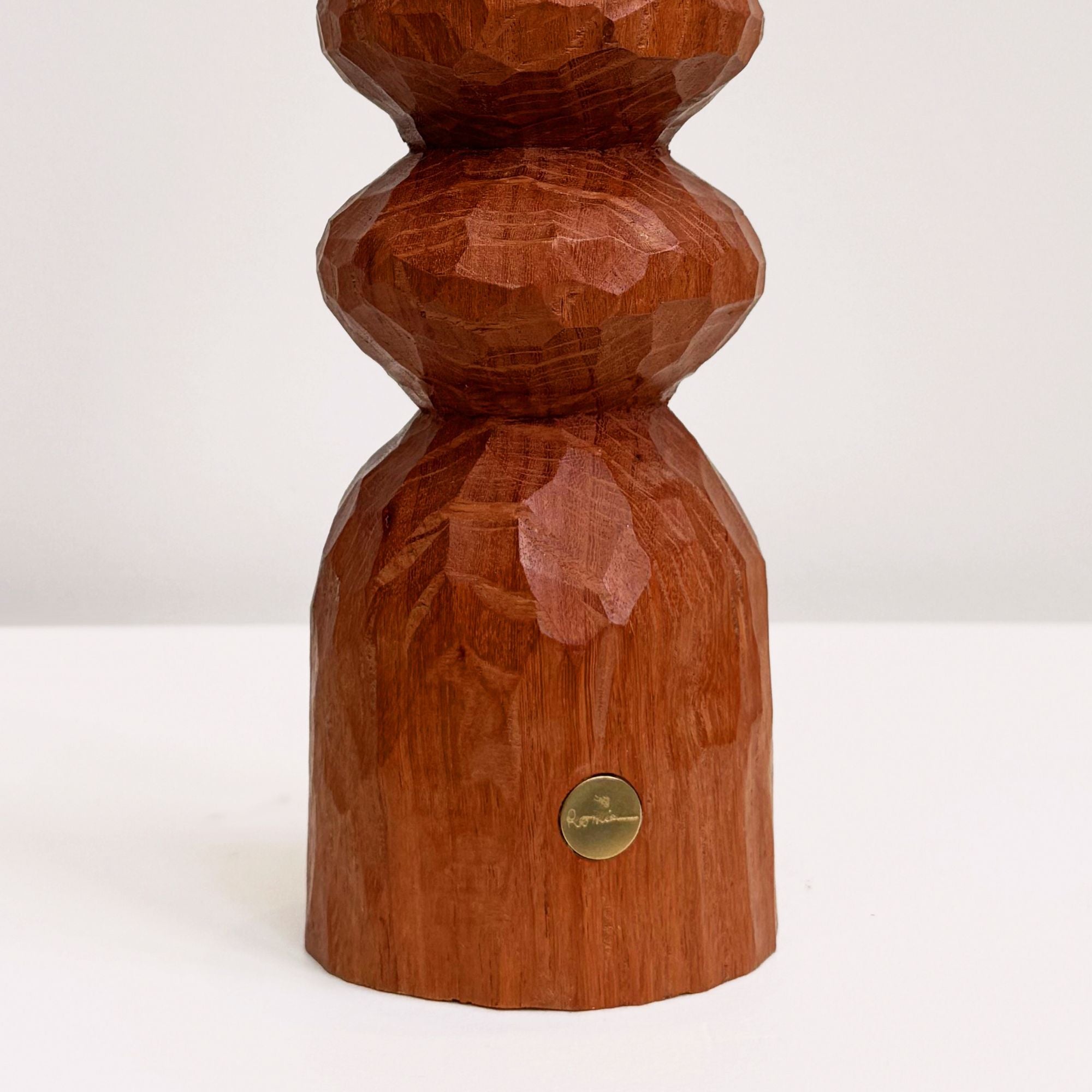 romie-objetti-sheoak-s-matière