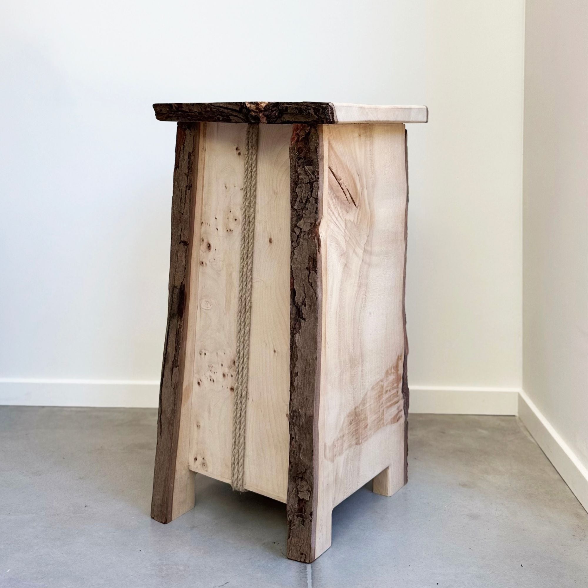 willem-van-hooff-stool-entier