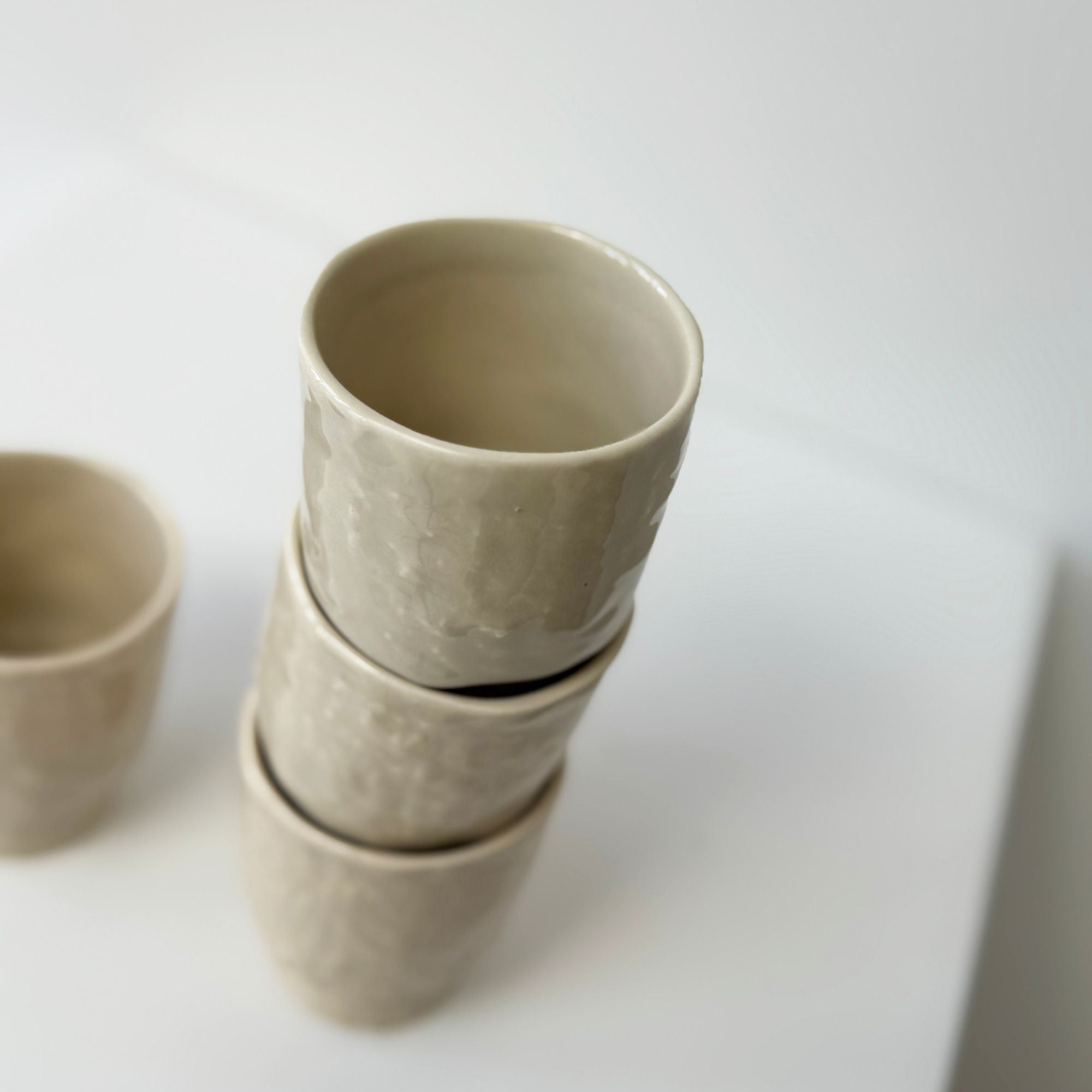 zuzana-hlivarova-tasses-beiges-grès