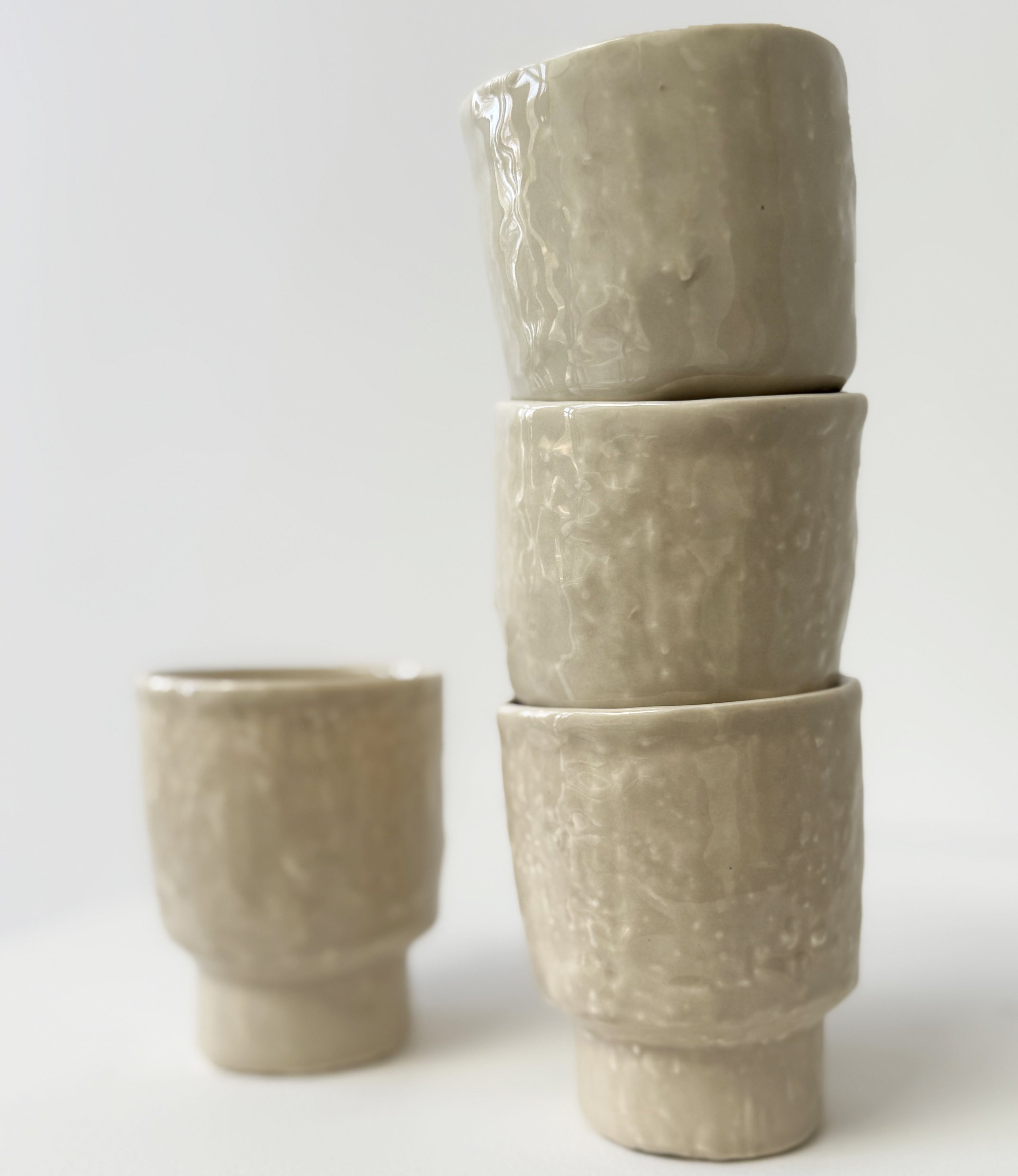 zuzana-hlivarova-tasses-beiges-focus