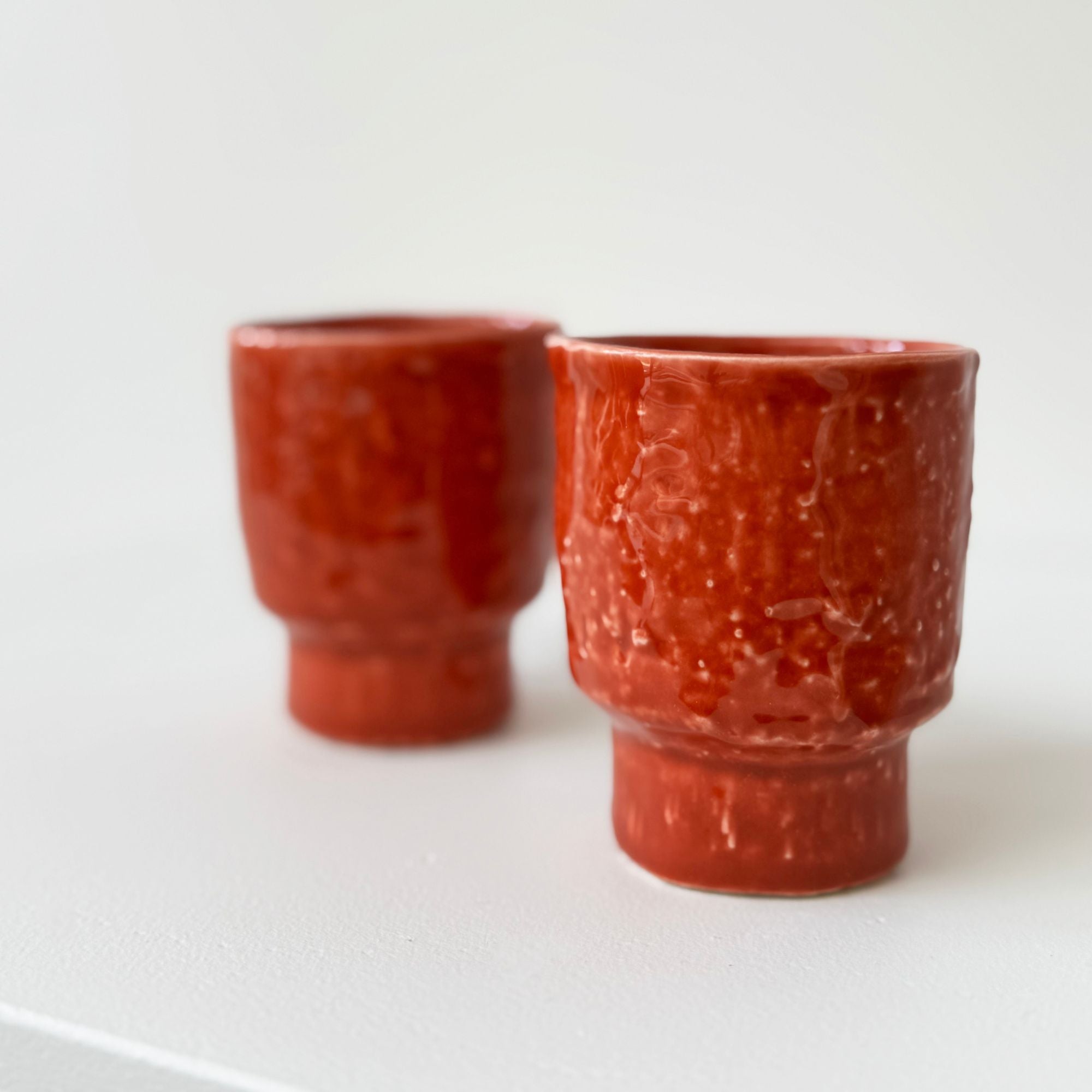 zuzana-hlivarova-tasses-rouges-focus